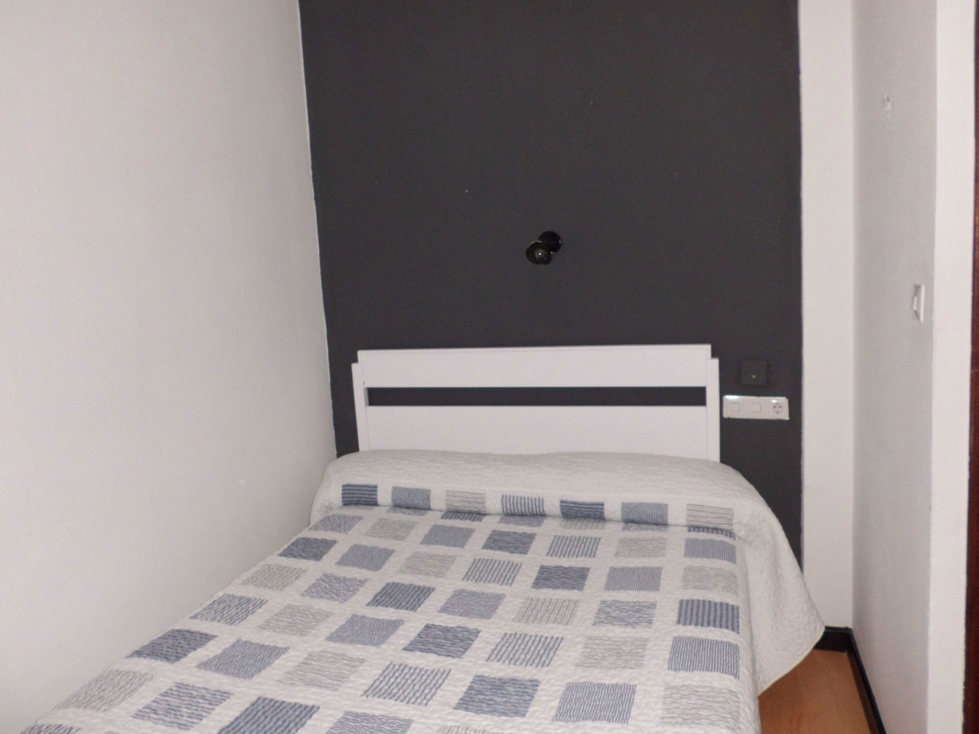 וייאדוליד Hostal Lima מראה חיצוני תמונה
