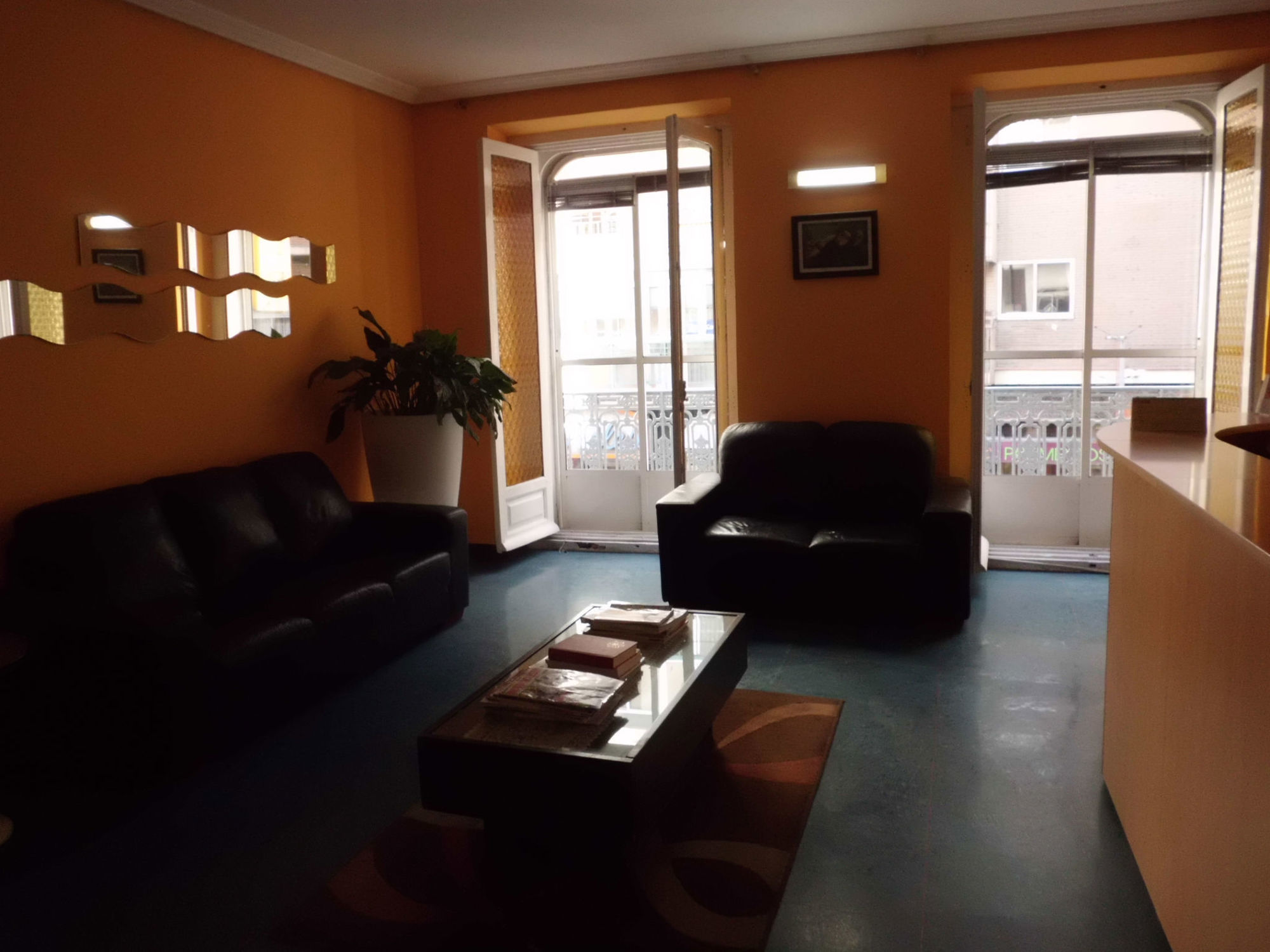 וייאדוליד Hostal Lima מראה חיצוני תמונה