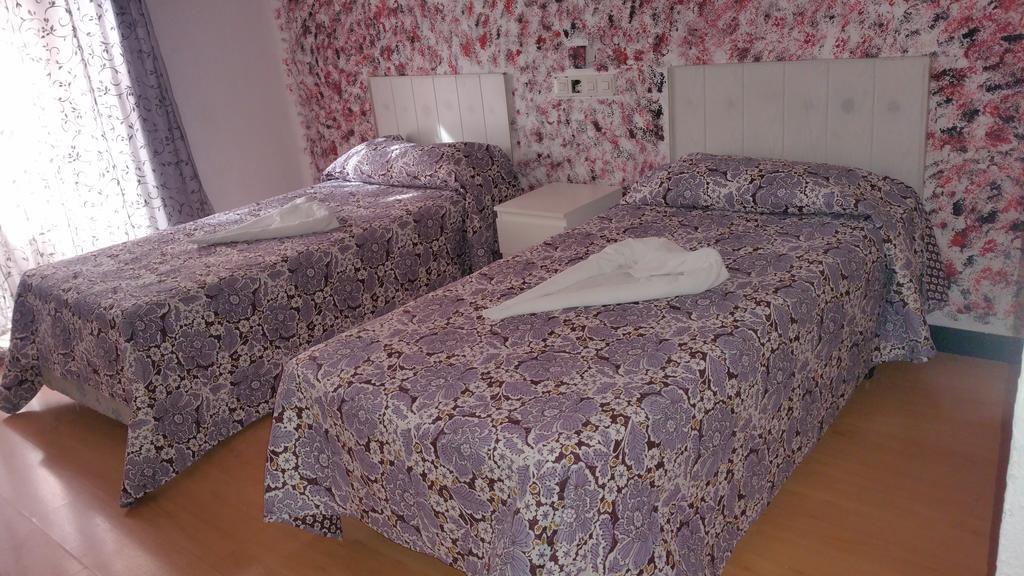וייאדוליד Hostal Lima מראה חיצוני תמונה