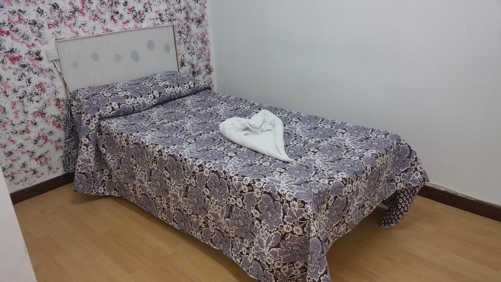 וייאדוליד Hostal Lima מראה חיצוני תמונה