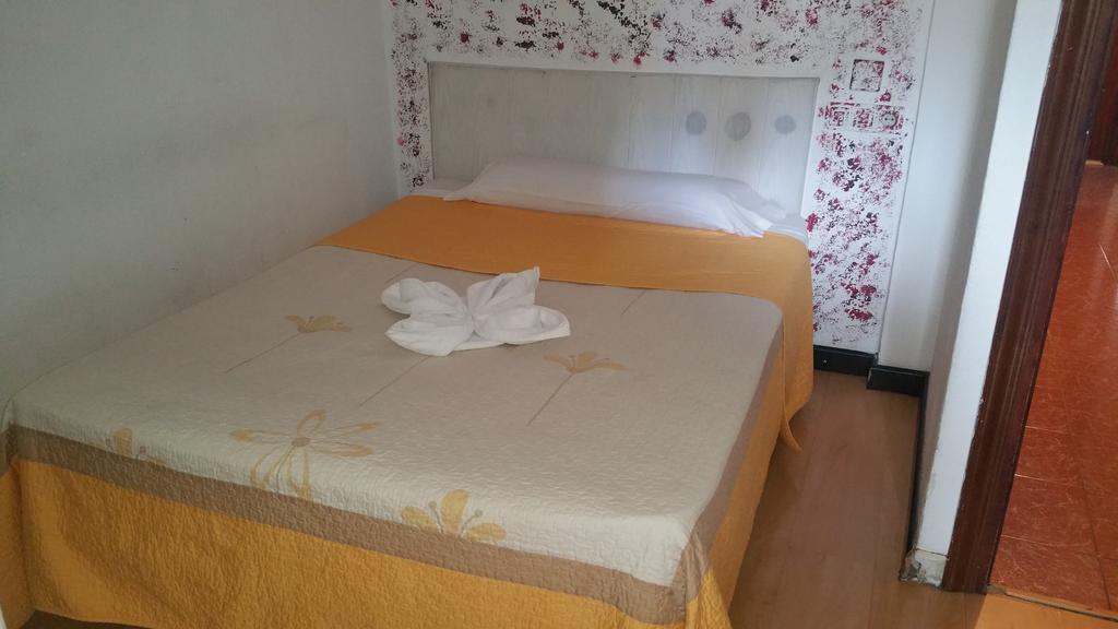 וייאדוליד Hostal Lima מראה חיצוני תמונה