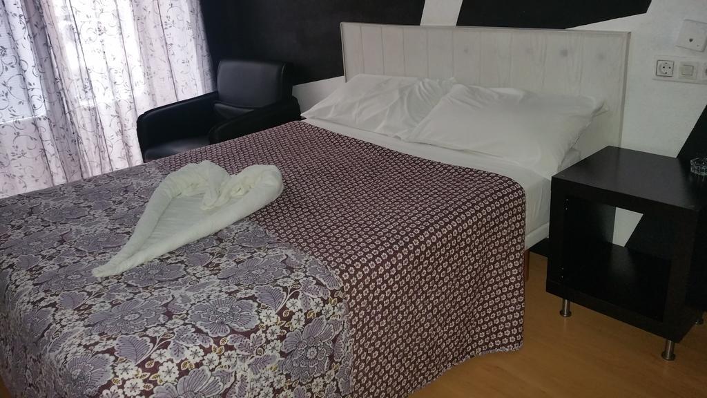 וייאדוליד Hostal Lima מראה חיצוני תמונה