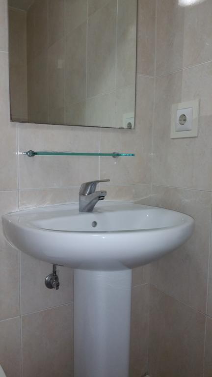 וייאדוליד Hostal Lima מראה חיצוני תמונה