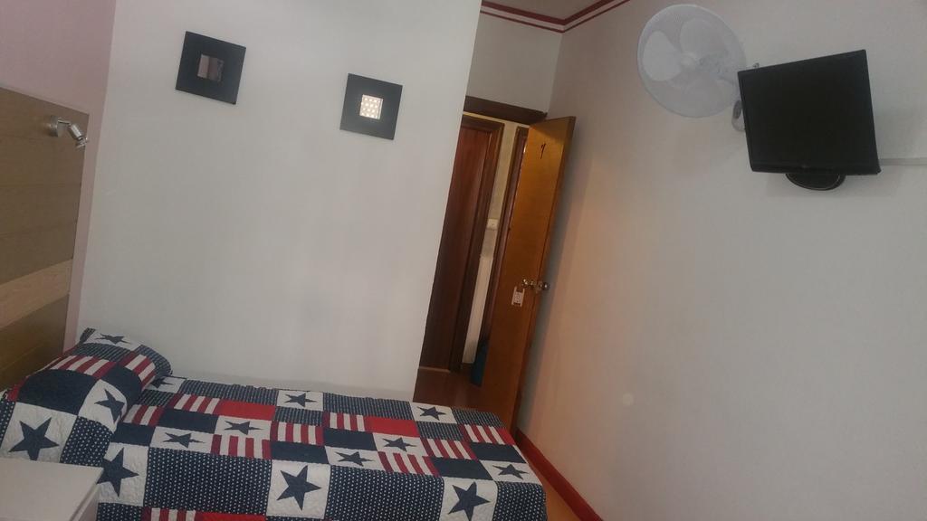 וייאדוליד Hostal Lima מראה חיצוני תמונה