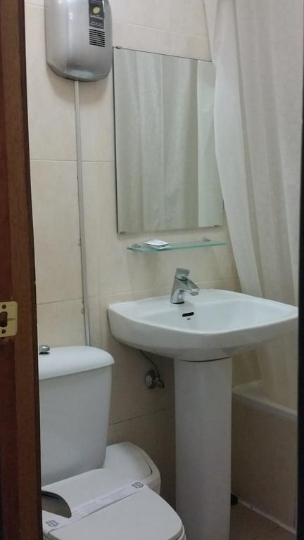 וייאדוליד Hostal Lima מראה חיצוני תמונה