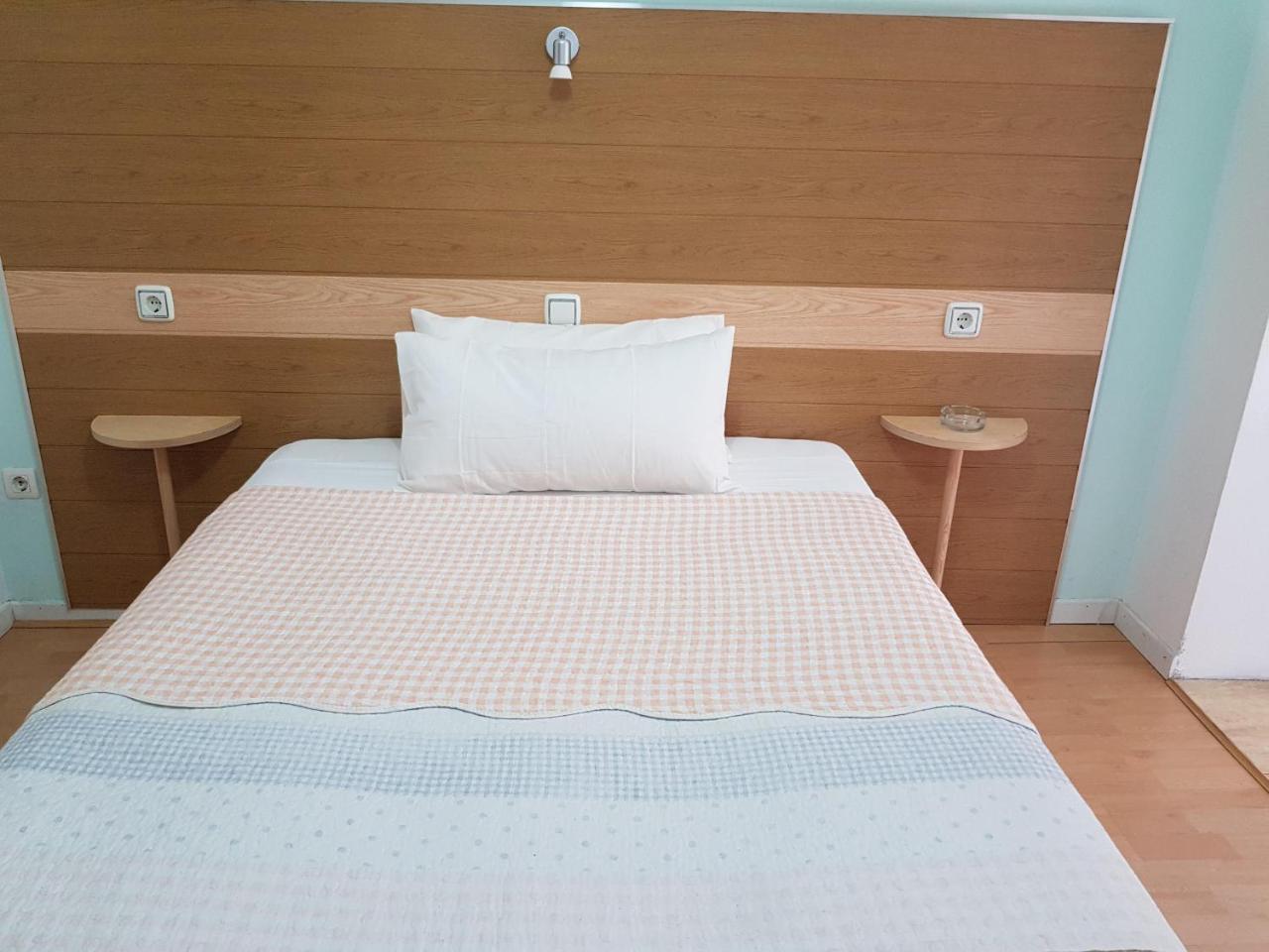 וייאדוליד Hostal Lima מראה חיצוני תמונה