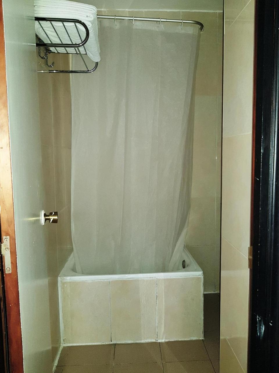 וייאדוליד Hostal Lima מראה חיצוני תמונה