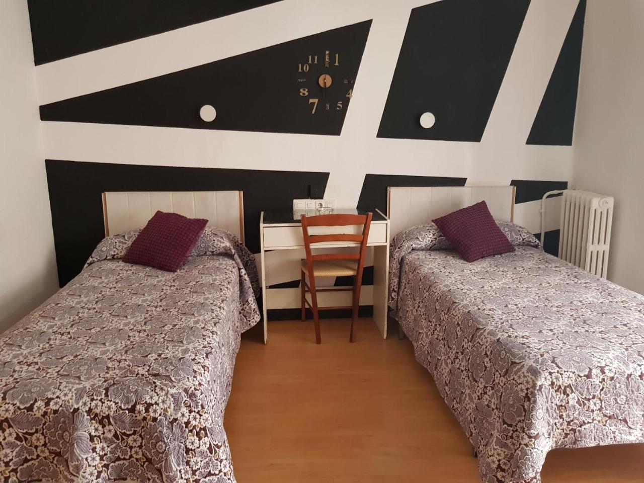 וייאדוליד Hostal Lima מראה חיצוני תמונה