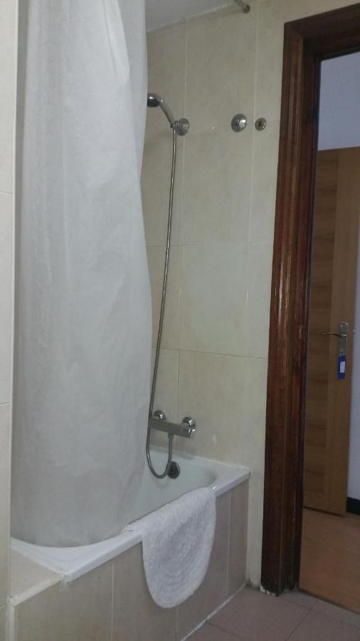 וייאדוליד Hostal Lima מראה חיצוני תמונה